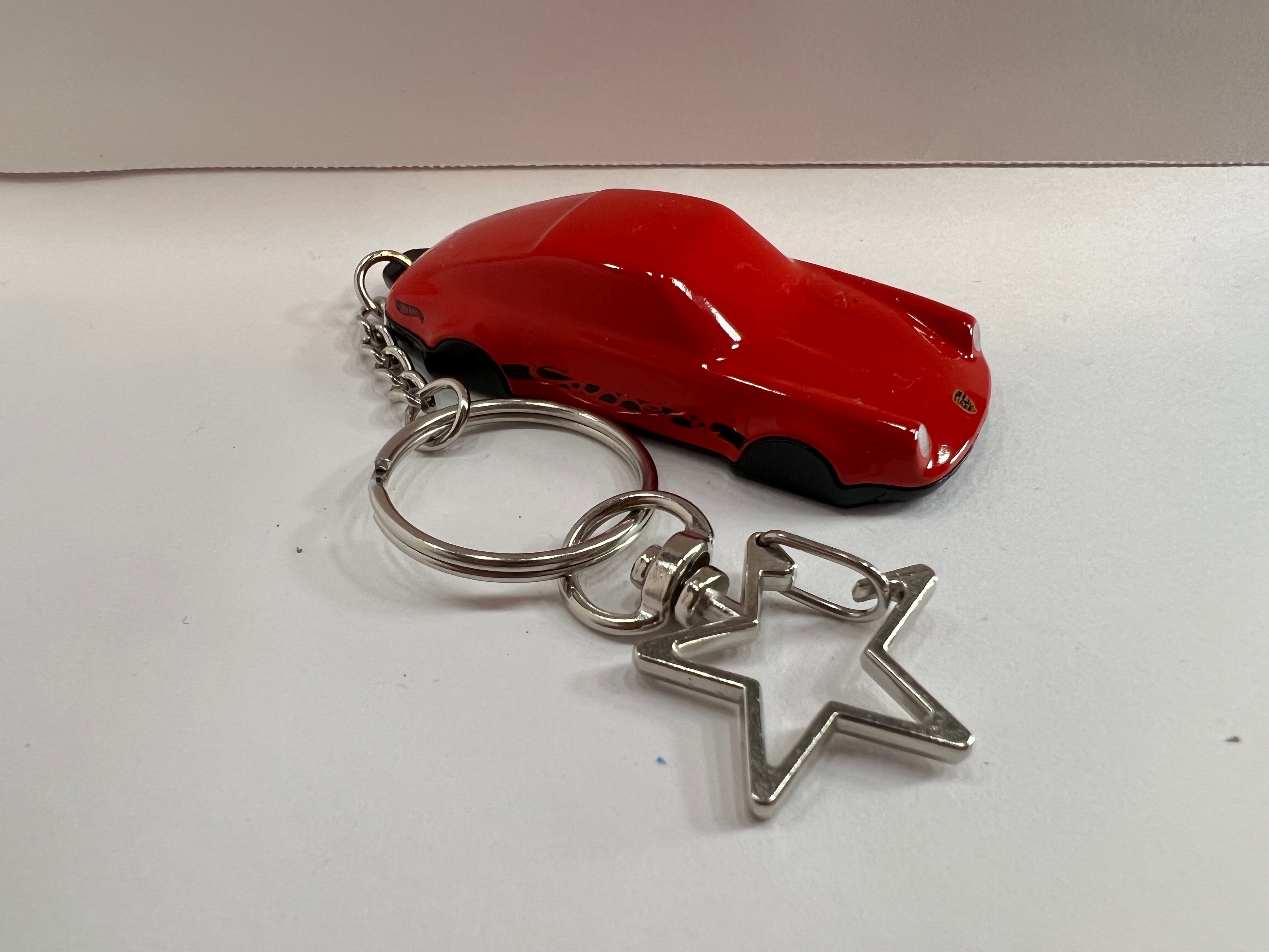 Porsche 911 Carrera Clip Keychain