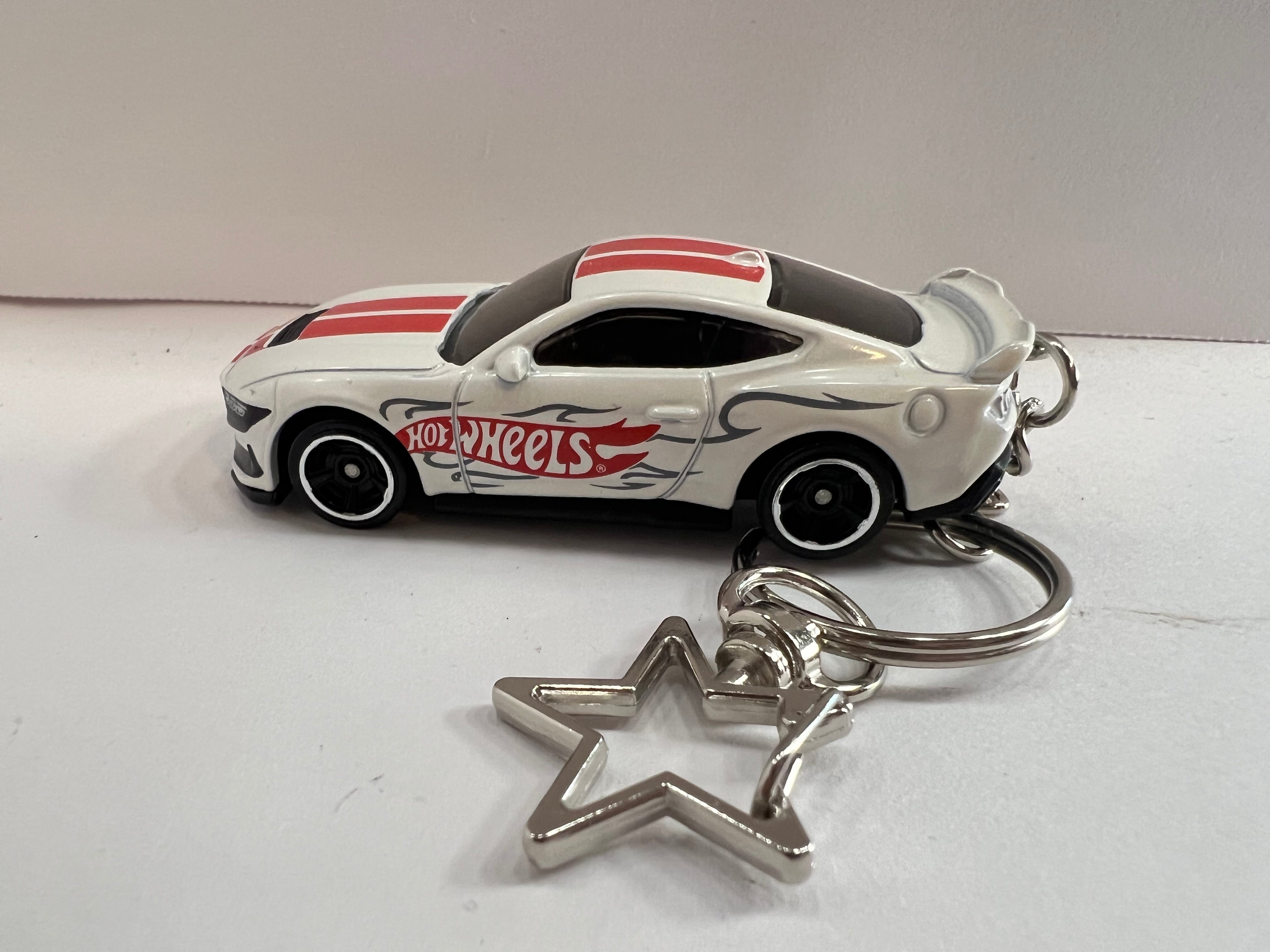 Ford Mustang Dark Horse Keychain – Red Stripes